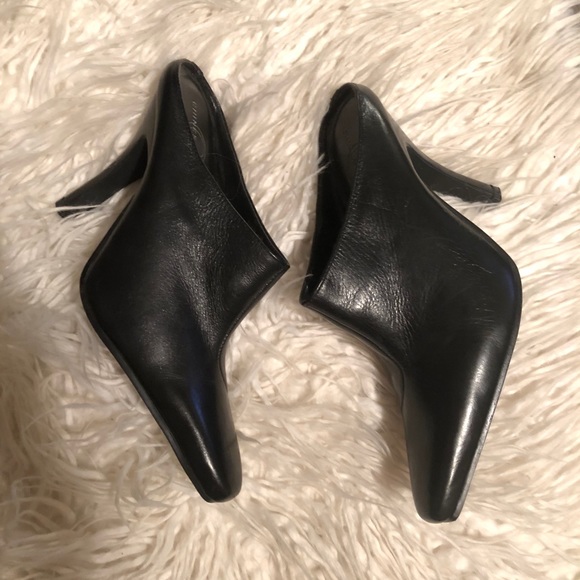 Chinese Laundry Shoes - Black leather pointed toe mule